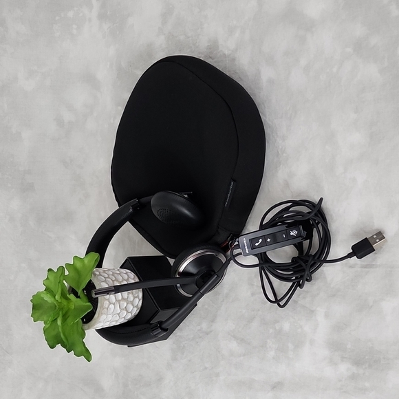 Plantronics Dual-ear USB Wired Headset for PC - C520-M - Picture 3 of 10